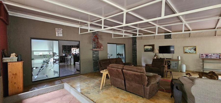 5 Bedroom Property for Sale in Mooinooi North West